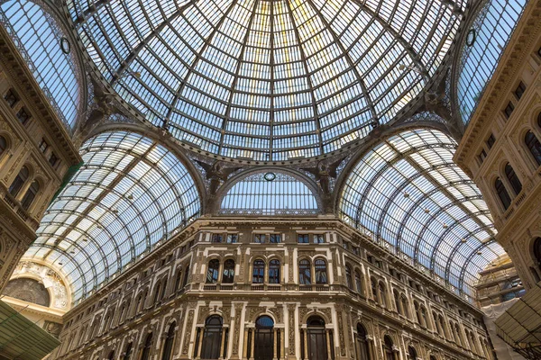 Napoli 'deki Vittorio Emanuele Galerisi