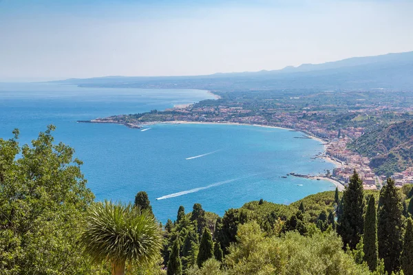 Taormina ciudad en Sicilia — Foto de Stock