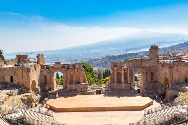 Antiguo teatro griego en Taormina — Foto de Stock