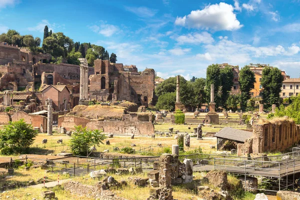 Ruínas antigas do Fórum em Roma — Fotografia de Stock