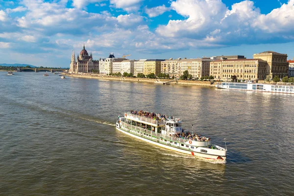 Parlamentsgebäude in Budapest — Stockfoto