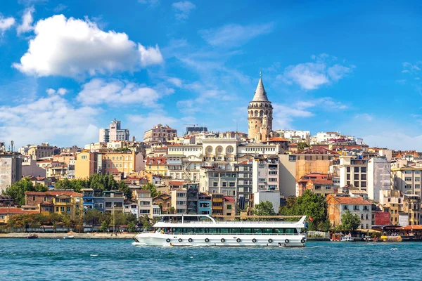 Galata Tower in Istanbul — Stock Photo, Image
