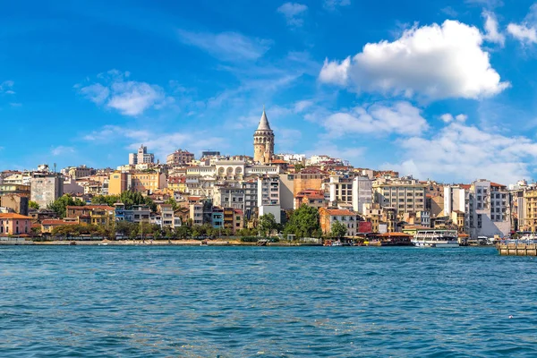 Galata torony itt: Isztambul — Stock Fotó