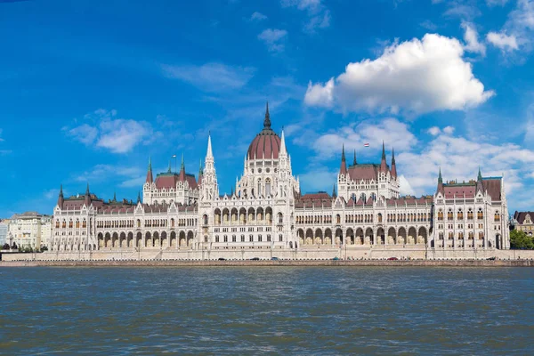 Parlamentsgebäude in Budapest — Stockfoto