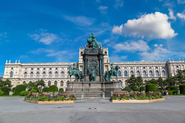 Maria Theresa heykel Viyana — Stok fotoğraf