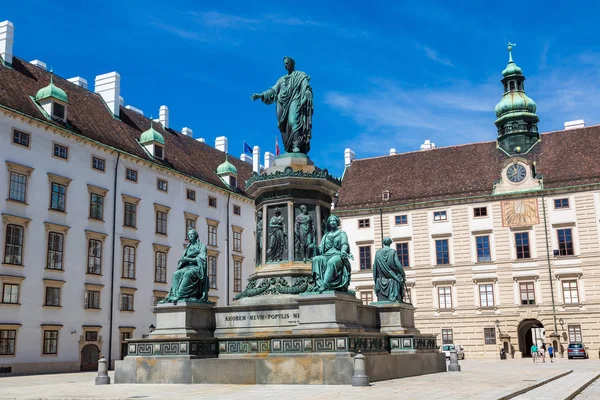 Emperor Franz and Hofburg Palace in Vienna — Stock Photo, Image