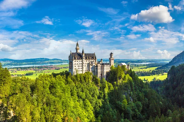 Zamek Neuschwanstein w Niemczech — Zdjęcie stockowe