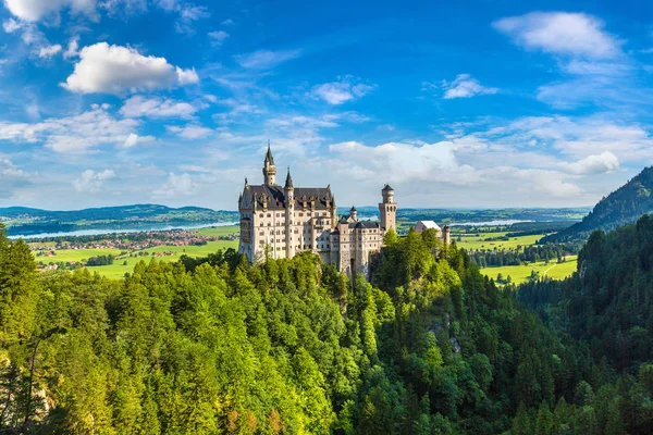 Kasteel Neuschwanstein in Duitsland — Stockfoto