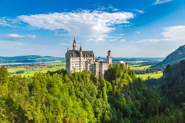 Zamek Neuschwanstein w Niemczech — Zdjęcie stockowe