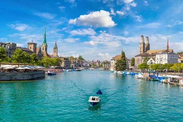 Parte histórica de Zurique na Suíça — Fotografia de Stock