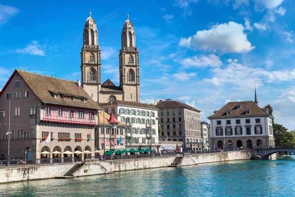 Iglesia de Grossmunster en Zurich — Foto de Stock