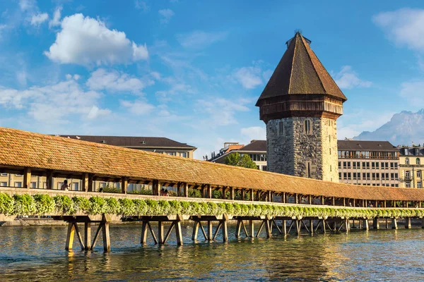 Ünlü Şapel köprüden Lucerne içinde