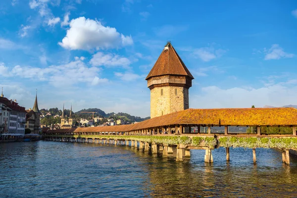 Ünlü Şapel köprüden Lucerne içinde