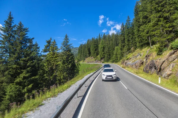 Asfalt yol Avusturya