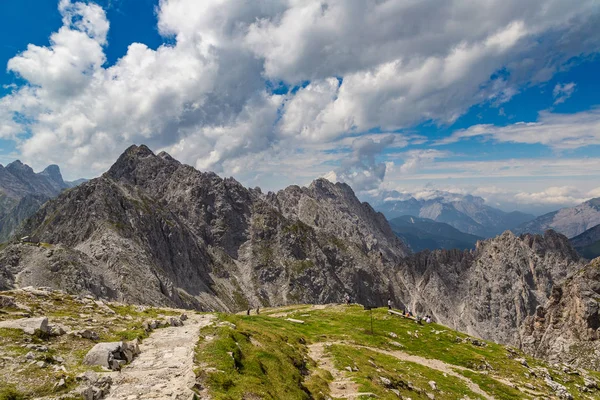 Yüksek dağ Alpleri'nde