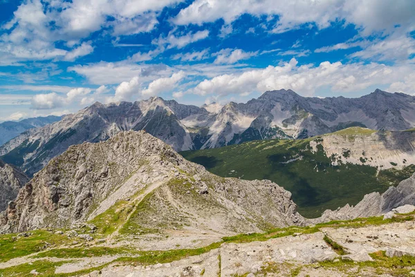 Yüksek dağ Alpleri'nde