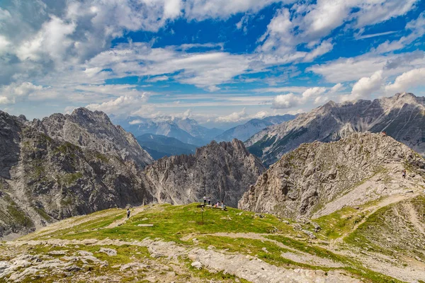 Yüksek dağ Alpleri'nde