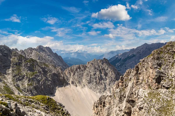 Yüksek dağ Alpleri'nde