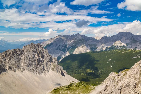 Yüksek dağ Alpleri'nde