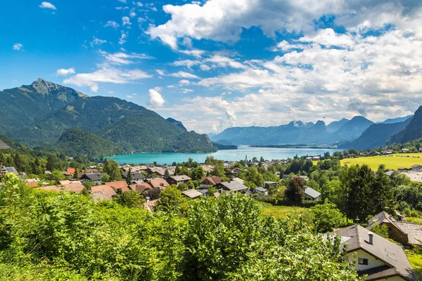 Salzkammergut ville en Autriche — Photo