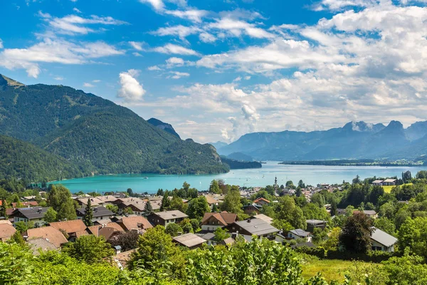 Salzkammergut ville en Autriche — Photo