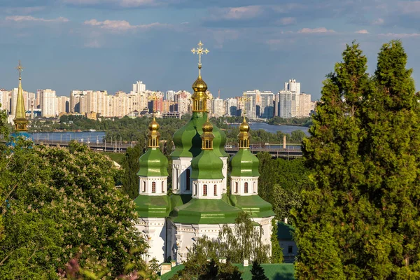 Vydubychi Monastery in Kiev — Stock Photo, Image