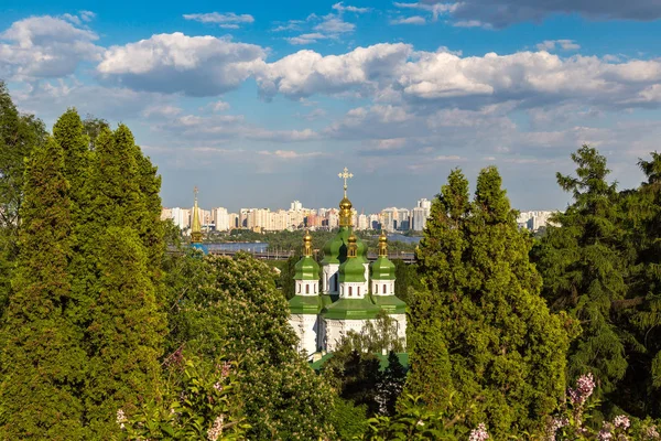 Vydubychi Monastery in Kiev — Stock Photo, Image