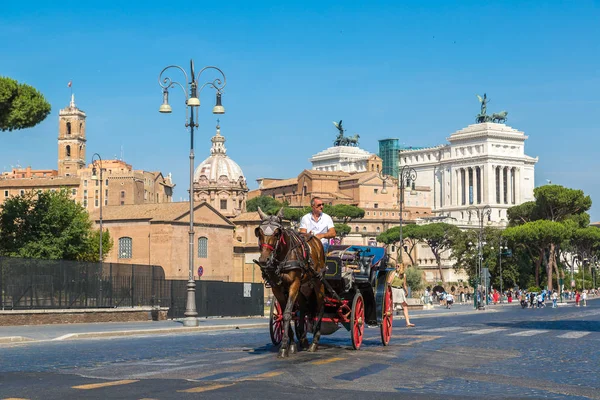 Carriage with horse in Rome — Stock Photo, Image