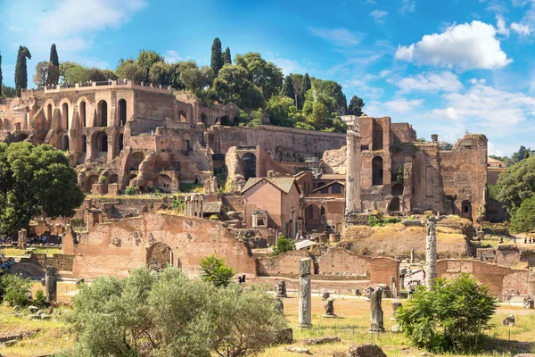 Ruínas antigas do Fórum em Roma — Fotografia de Stock