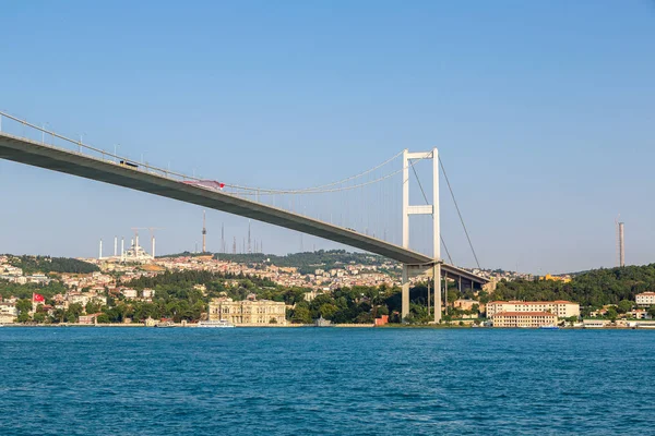 Istanbul'da Boğaziçi Köprüsü