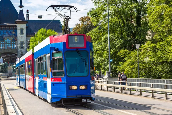 Tram urbain moderne à Berne — Photo