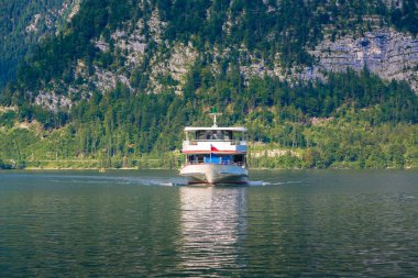 Avusturya Hallstatt Gölü üzerinde gemi