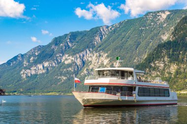 Avusturya Hallstatt Gölü üzerinde gemi