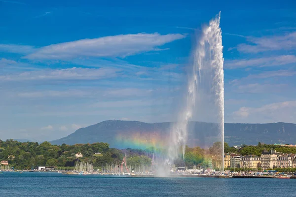 Lac Léman et fontaine Jet à Genève — Photo