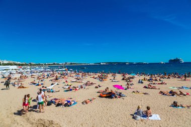 İnsanlar Cannes Beach