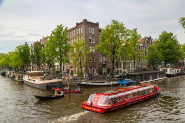 Amsterdam kanal ve peyzaj