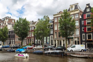 Amsterdam kanal ve peyzaj