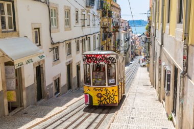 Füniküler Lizbon şehir merkezi