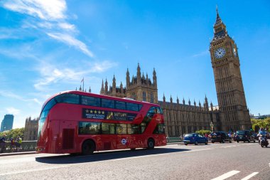  Big Ben, Westminster Bridge ve otobüs