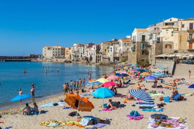 Cefalu Sicilya Sandy beach