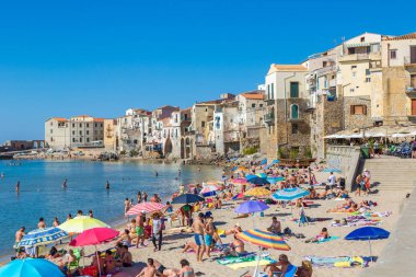 Cefalu Sicilya Sandy beach