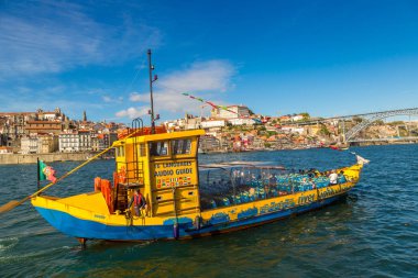 Turist tekne ve Porto Douro Nehri