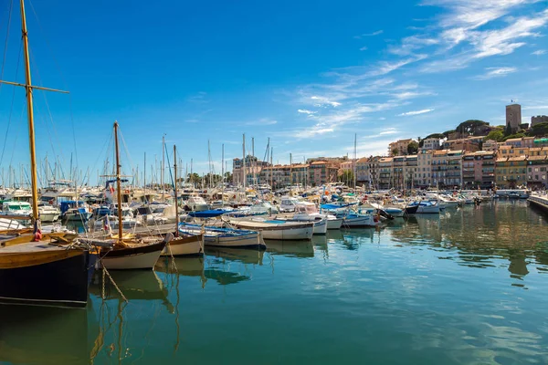 Yates en puerto en Cannes — Foto de Stock