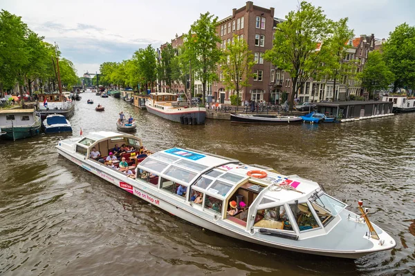 Canal d'Amsterdam et paysage — Photo