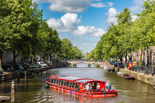 Amsterdam kanal ve peyzaj
