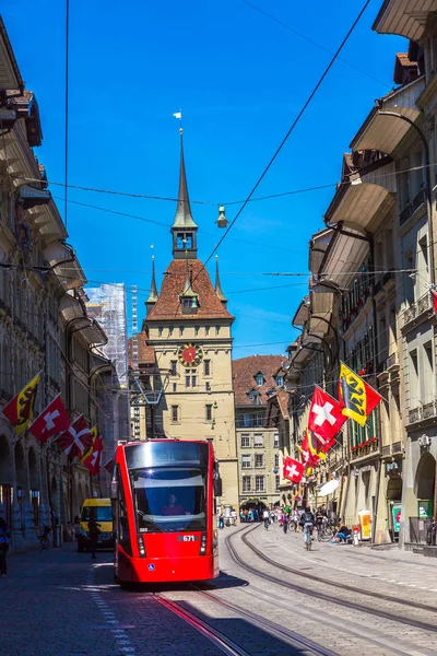 Tramvai moderne în Berna — Fotografie, imagine de stoc