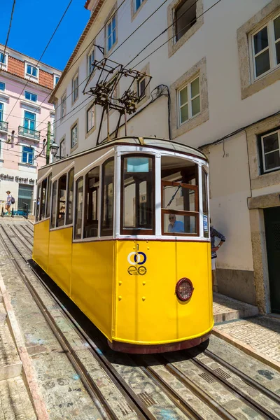 Funicular in the city center of Lisbon — Stock Photo, Image