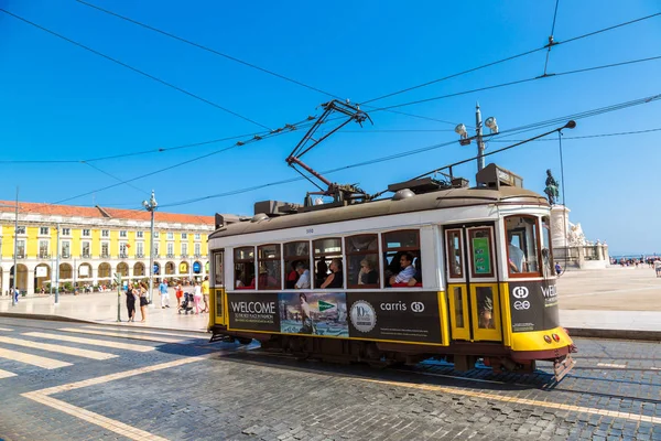 Lizbon Vintage tramvay — Stok fotoğraf