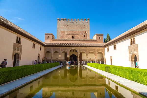 Bíróság mirtuszpálinka Alhambra, Granada — Stock Fotó