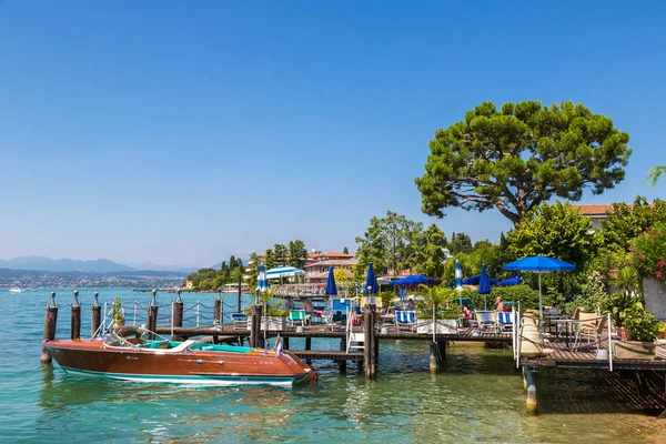 Sirmione Garda Gölü 'nde